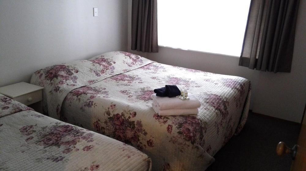 Browns Bay Olive Tree Motel & Apartment Okura Bush Exteriör bild